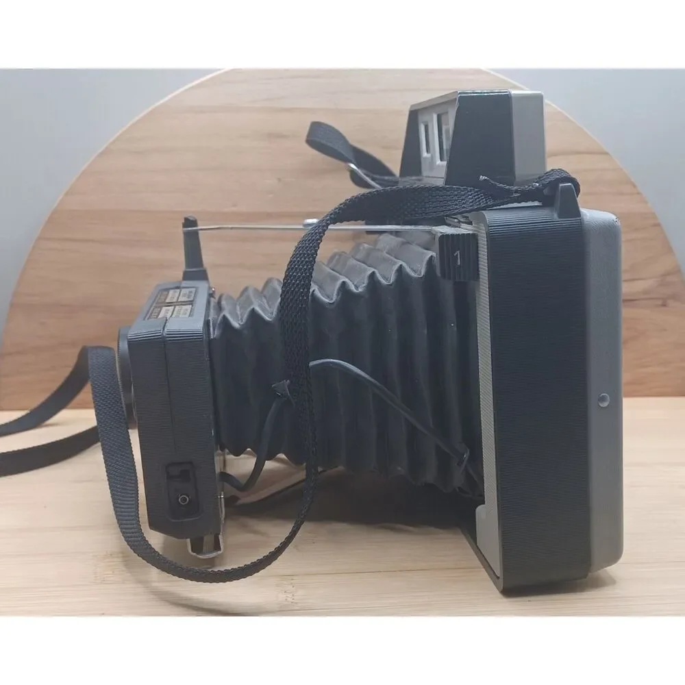 Vintage 1967 Polaroid Land Camera 220 Packfilm Camera